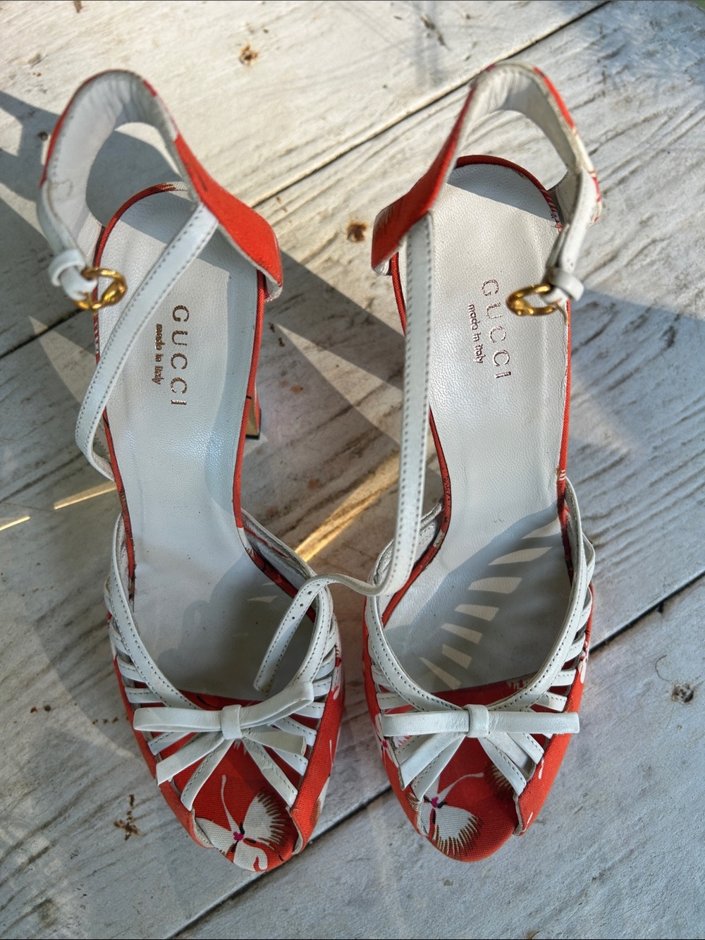 Gucci orange and White Floral Slingback Peep-Toe Heels